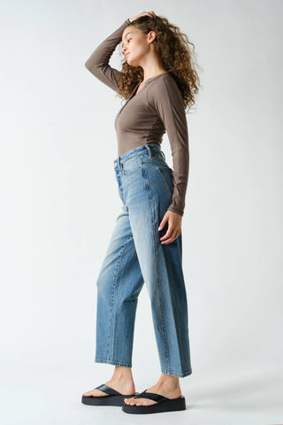 Essential Long-Sleeved Micro-Ribbed Henley Top