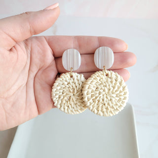 Dominica Earrings - Light Rattan Seashell